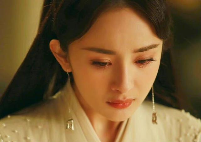 杨幂、迪丽热巴、刘亦菲这些哭得梨花带雨的美人,谁最让你动容?