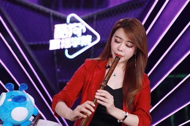 国乐也能这么玩！“御笛天后”唐俊乔玩转“直播处女秀”