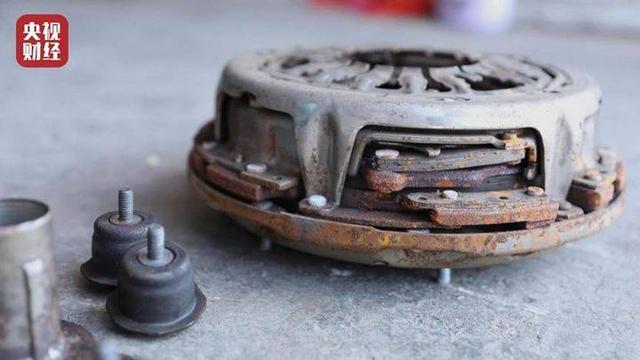 央视315丨这款福特汽车变速箱生锈内幕:设计存缺陷却坑消费者