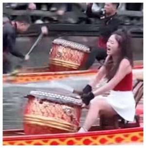 中华龙舟大赛美女鼓手(龙舟赛公然使用“美人计”，不讲武德。盘点：10大美女鼓手)