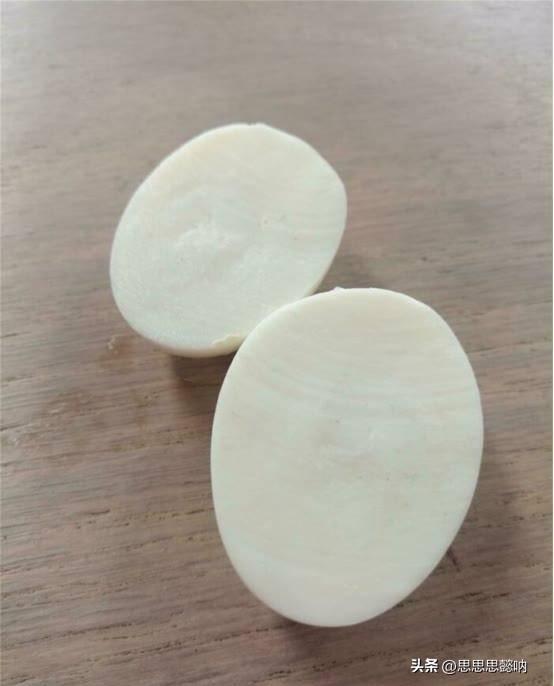 一组精彩照片:丹麦漂亮的超胖女模特,属于非洲山魈的写真镜头