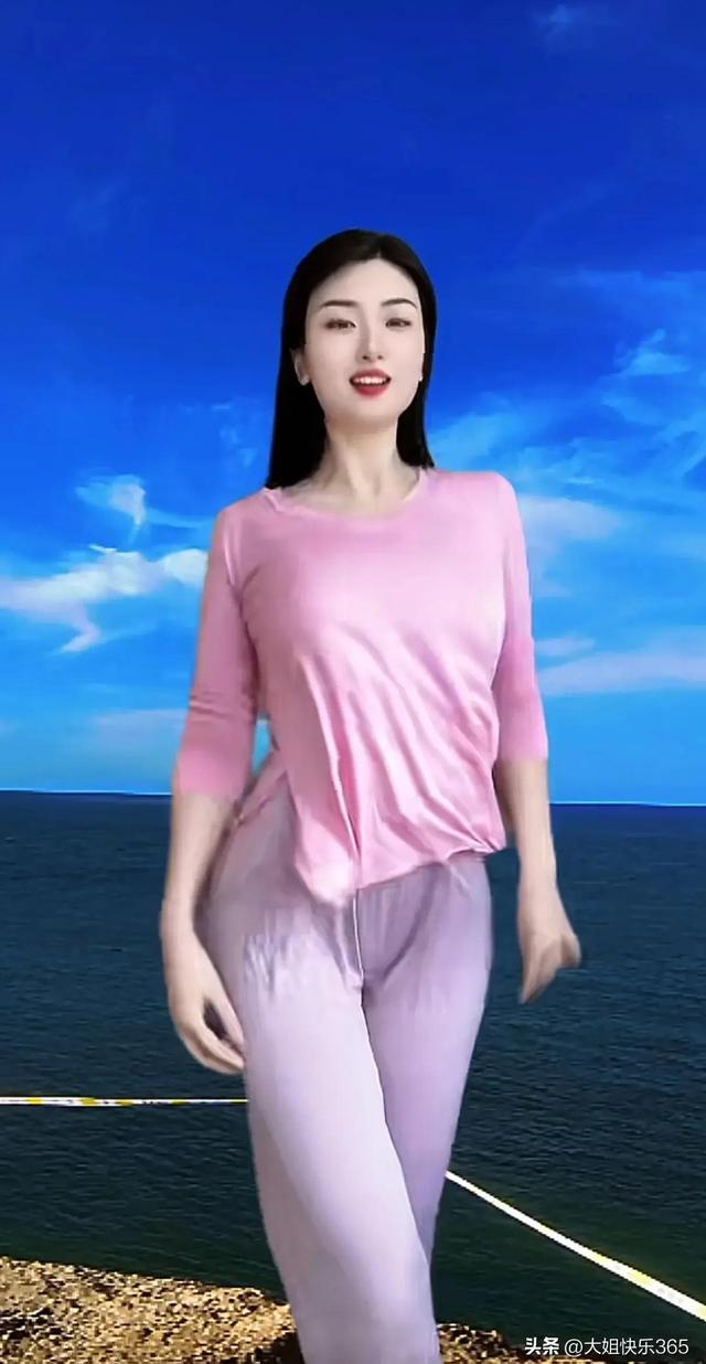 火爆抖音的摇太阳舞蹈,美女的身材也太美了