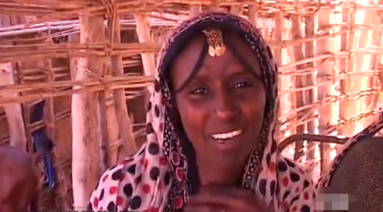 非洲大美女:已经有了五个孩子,但还是全村男人的梦中情人