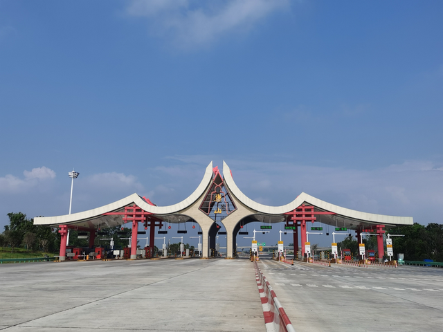 12月1日起乐山绕城高速部分车辆将免费通行,这些信息你需知晓