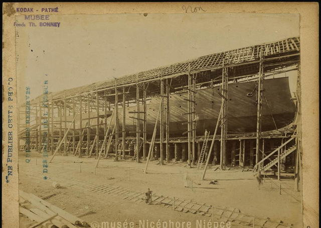 日本侵华施暴照:图6日军随军记者镜头里面的苏州姑娘