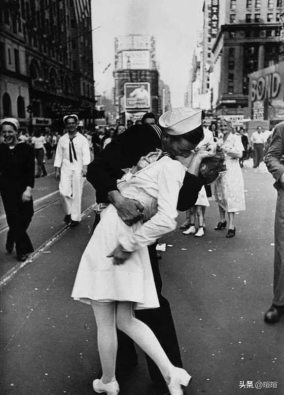 一组精彩照片:丹麦漂亮的超胖女模特,属于非洲山魈的写真镜头