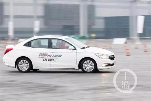 试驾传祺,美女车手玩漂移嗨翻全场