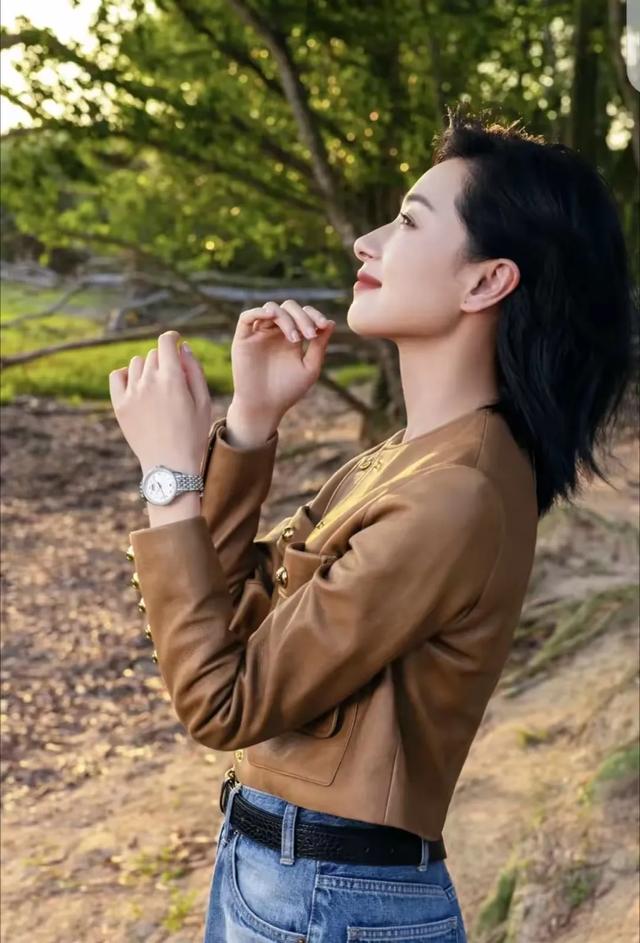 万茜的鼻子真是美到词穷啊,是和天仙同框都能平分秋色的那种绝了