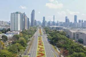 深圳聚豪汽车(深圳疫情亮“红灯”，急按七日“慢行键”)