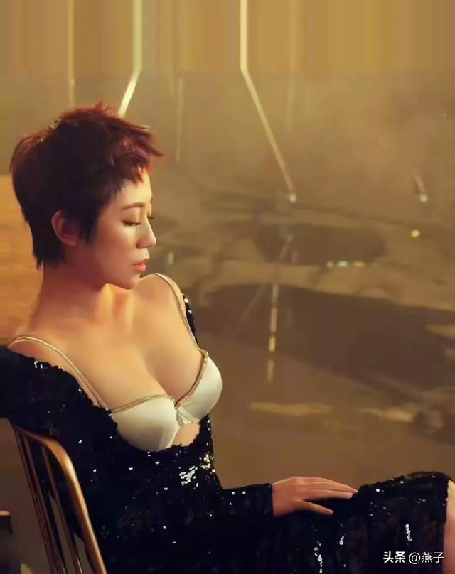 玛丽:魅力女神《男人装》时尚大片、时尚与美丽交织人生