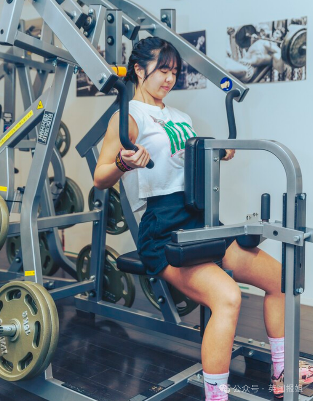 日本18岁女高中生变身比基尼健美女神!肌肉反差照引惊呼:这元气