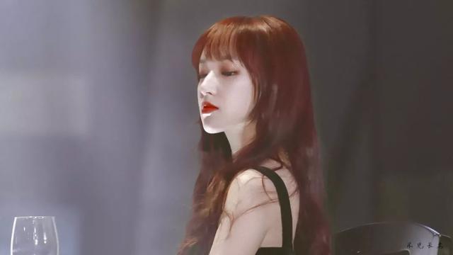 这个98年生的大胸萝莉,当过蔡徐坤导师,和王一博跳过舞:这是妖精转世吧