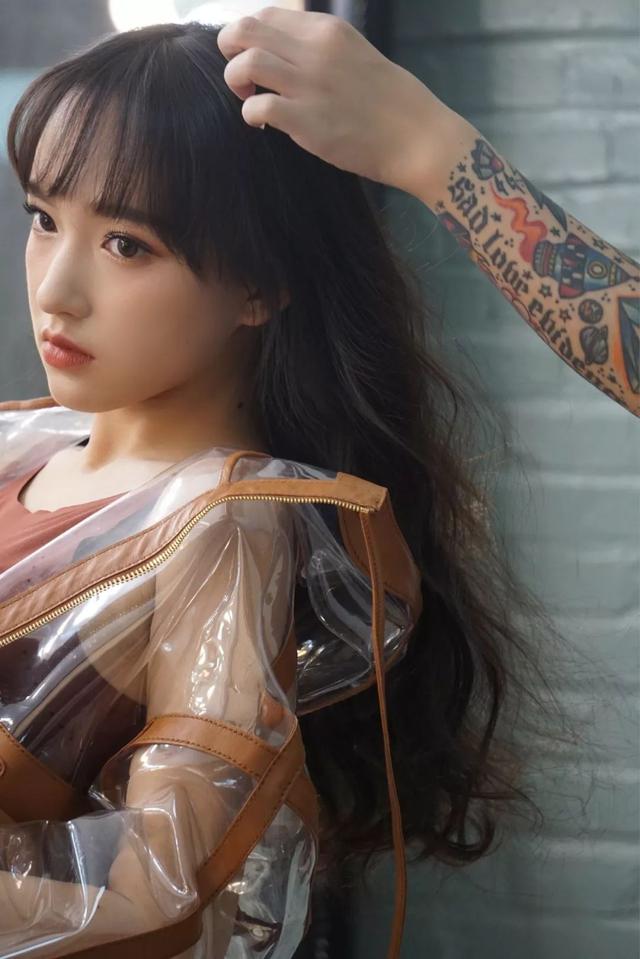 这个98年生的大胸萝莉,当过蔡徐坤导师,和王一博跳过舞:这是妖精转世吧