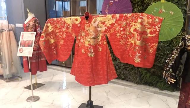 曹县汉服“创业”记:一年卖出19亿,平价、转型与原创梦想