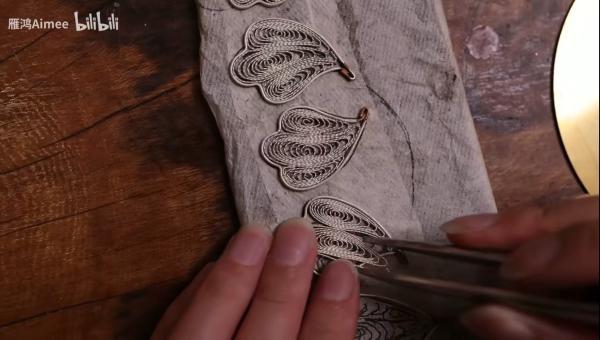 68个易拉罐仿苗族头饰、用一年还原《清平乐》珠冠,B站UP主靠手艺上热搜