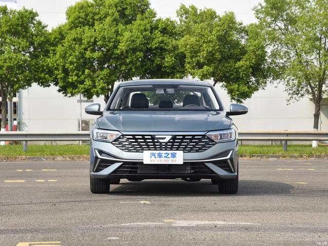 捷达VA7 不到9万买“大众速腾”?发动机带T!家用买它可太香了!