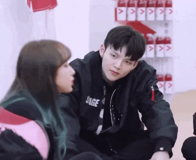 这个98年生的大胸萝莉,当过蔡徐坤导师,和王一博跳过舞:这是妖精转世吧