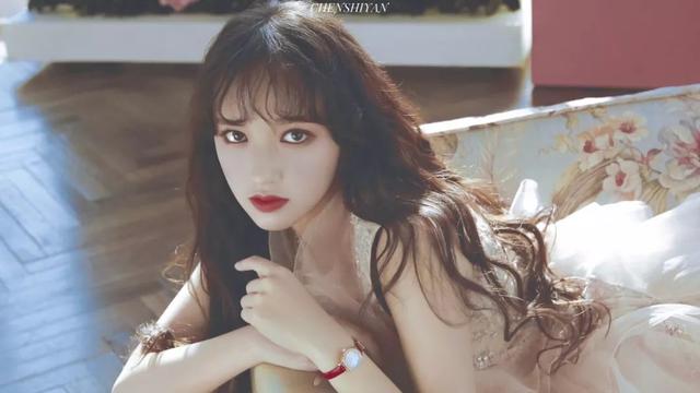 这个98年生的大胸萝莉,当过蔡徐坤导师,和王一博跳过舞:这是妖精转世吧