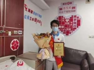 两次救美女(两次捐献只为救同一人，90后小伙冲上热搜：“第二次其实有些遗憾”)