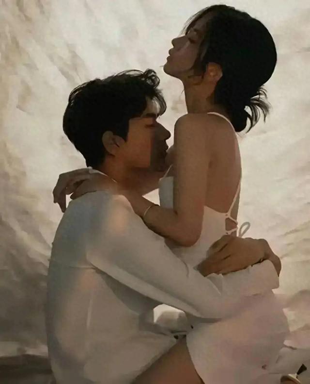 男人爱到极致,才会亲吻女人身上这5个部位!