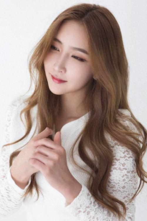 韩国美女赵世熙和吴雅熙的才情与美貌令人赞叹