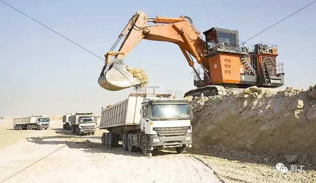 回转'咯吱咯吱'异响 别把小故障拖成大问题