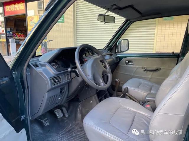 老车群里看到一台两门的二代帕杰罗,关键还是3.0手动档,够牛