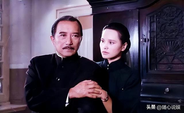 演过“宋庆龄”的16位女星，谁像国母本尊再现，谁赶鸭子上架？