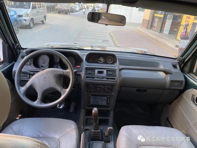 老车群里看到一台两门的二代帕杰罗,关键还是3.0手动档,够牛