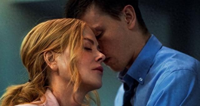 无法被丈夫满足!妮可基嫚与小鲜肉大玩BDSM 《乖女孩》自愿当小狗