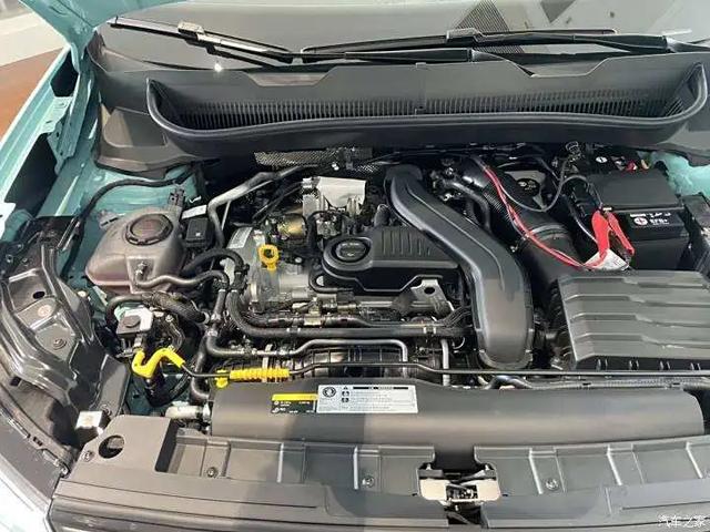 途岳新锐:熏黑进气格栅+熏黑轮圈 年轻人买车别只看HR-V、锋兰达