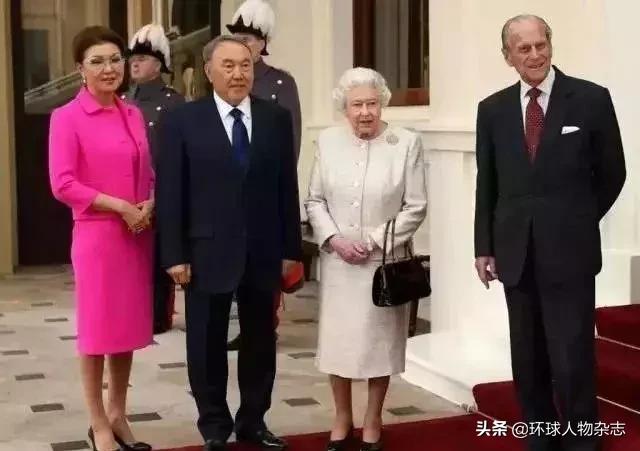 她是哈国长公主，曾为权力葬送婚姻，父亲辞职她成最大赢家