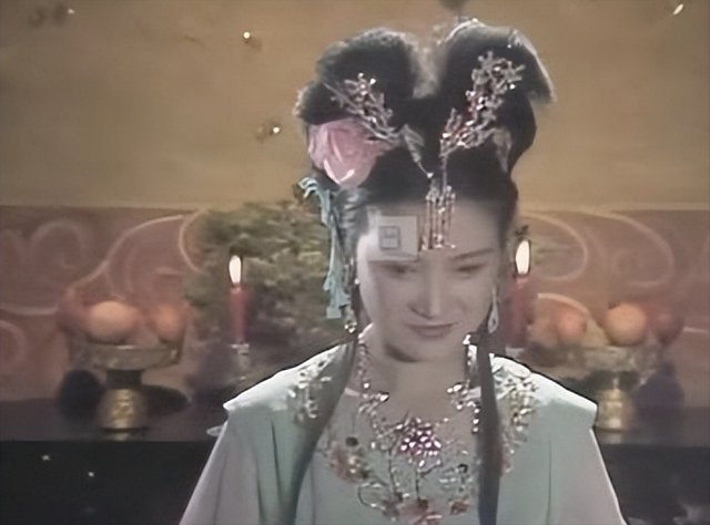 江南多美女,这4位女星,个个温婉大气,甩“网红脸”几条街