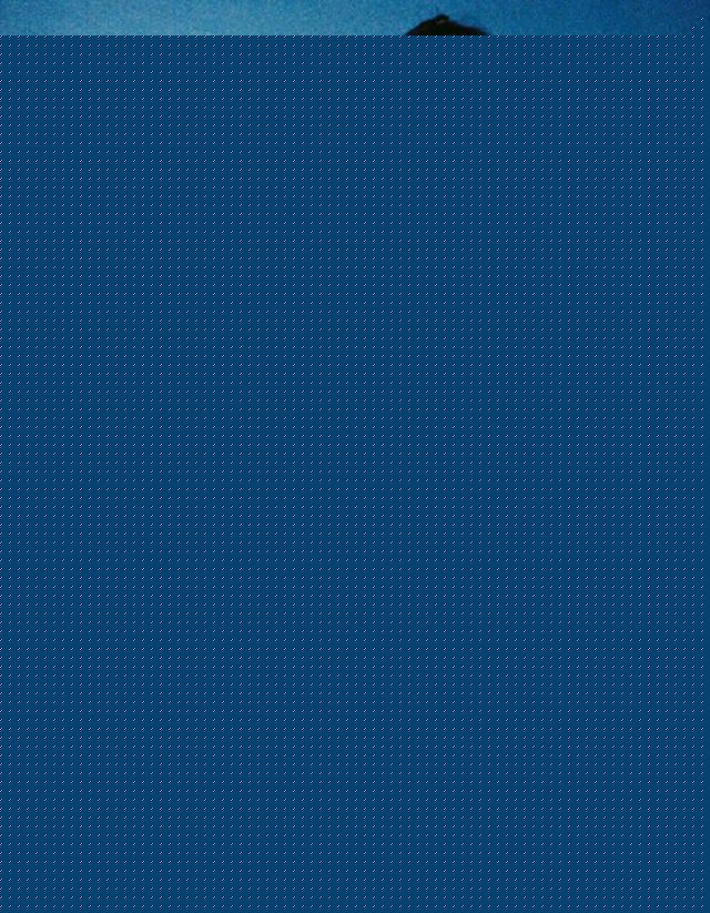 周冬雨最新封面大片,不穿上衣造型超惊艳,排骨胸纸片腰抢镜