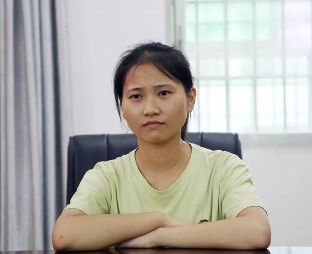 【征兵】融安两名美女新兵开始政审,大家认识吗?