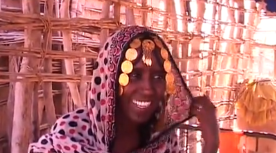 非洲大美女:已经有了五个孩子,但还是全村男人的梦中情人