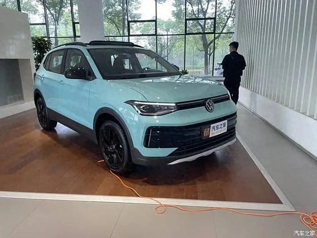 途岳新锐:熏黑进气格栅+熏黑轮圈 年轻人买车别只看HR-V、锋兰达