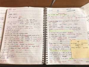 美女学霸笔记(只有工整如“印刷体”才叫学霸笔记？这位南财女学霸可不同意)