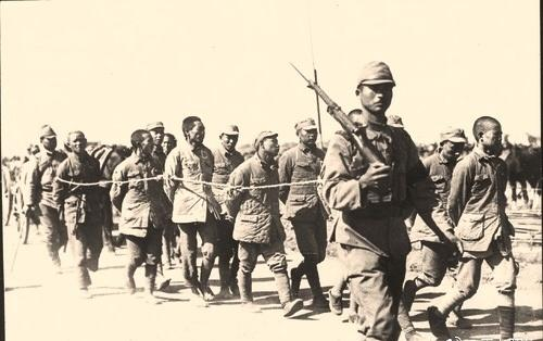 日本侵华施暴照:图6日军随军记者镜头里面的苏州姑娘