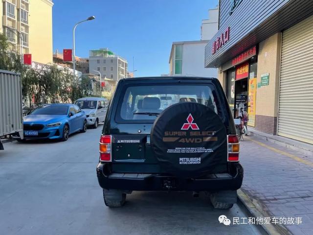 老车群里看到一台两门的二代帕杰罗,关键还是3.0手动档,够牛