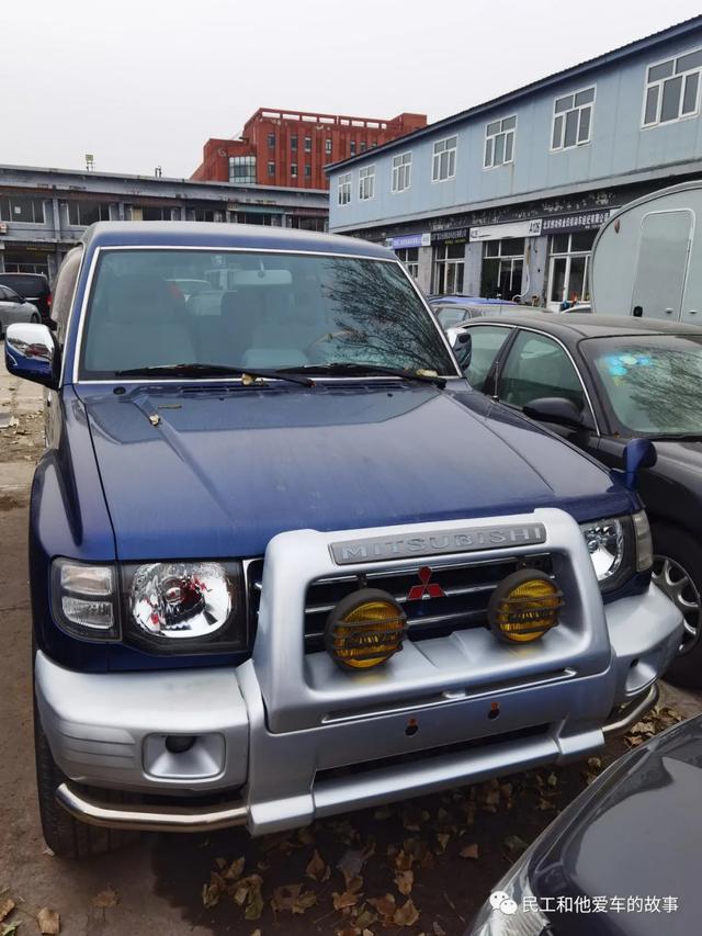 老车群里看到一台两门的二代帕杰罗,关键还是3.0手动档,够牛