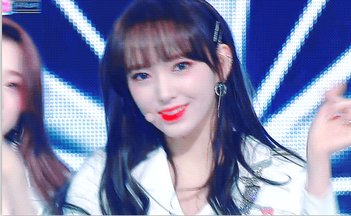 这个98年生的大胸萝莉,当过蔡徐坤导师,和王一博跳过舞:这是妖精转世吧