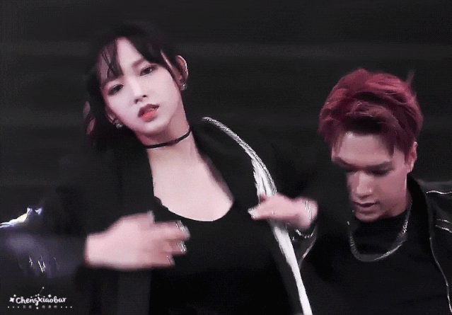 这个98年生的大胸萝莉,当过蔡徐坤导师,和王一博跳过舞:这是妖精转世吧