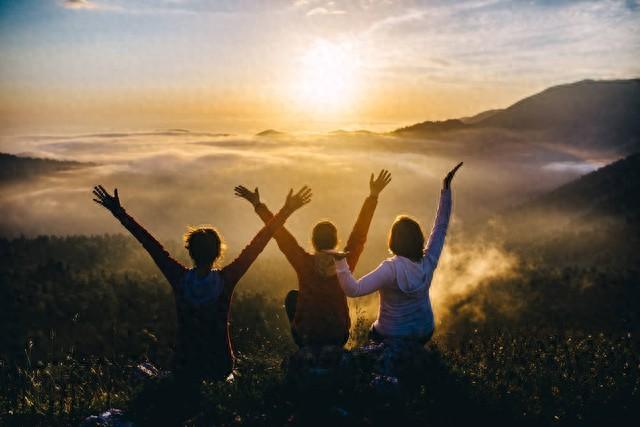 20岁那年,我和大我5岁的女邻居,发生一段至今难忘的情