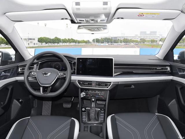 捷达VA7 不到9万买“大众速腾”?发动机带T!家用买它可太香了!