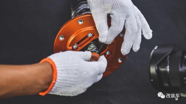 一套避震就要5万多,全身狠货的宝马M3 F80惹不起