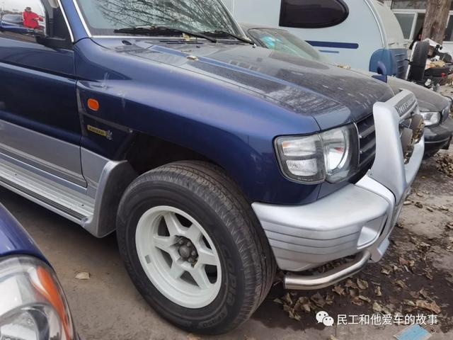 老车群里看到一台两门的二代帕杰罗,关键还是3.0手动档,够牛