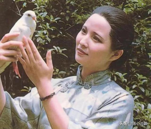 演过“宋庆龄”的16位女星，谁像国母本尊再现，谁赶鸭子上架？
