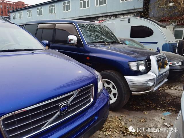 老车群里看到一台两门的二代帕杰罗,关键还是3.0手动档,够牛