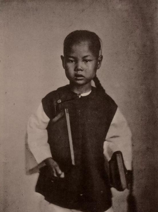 一组精彩照片:丹麦漂亮的超胖女模特,属于非洲山魈的写真镜头